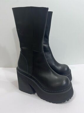 UNIF Parker Black Leather Zippered Platform Boot (US 7)